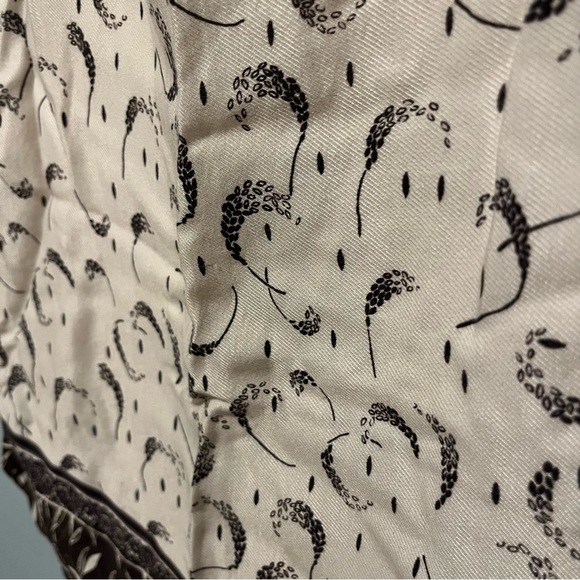 H&M White V-Neck Tank - Picture 6 of 8